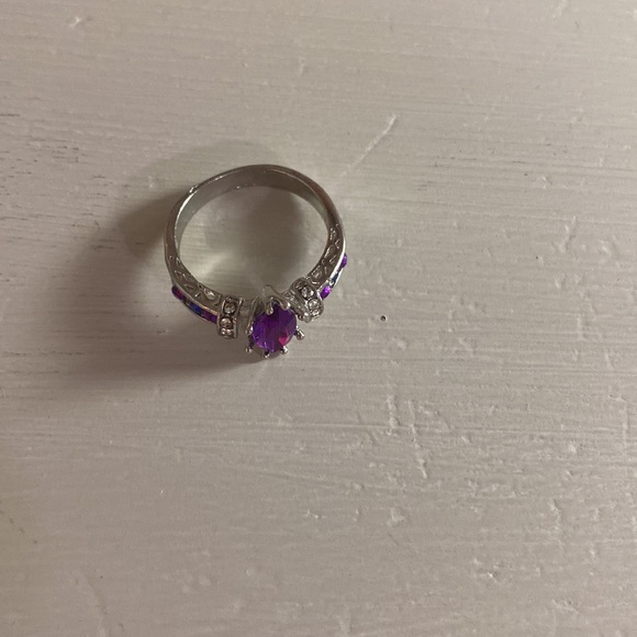Beautiful purple stones ring size 7. Silver. NWT - Picture 2 of 3